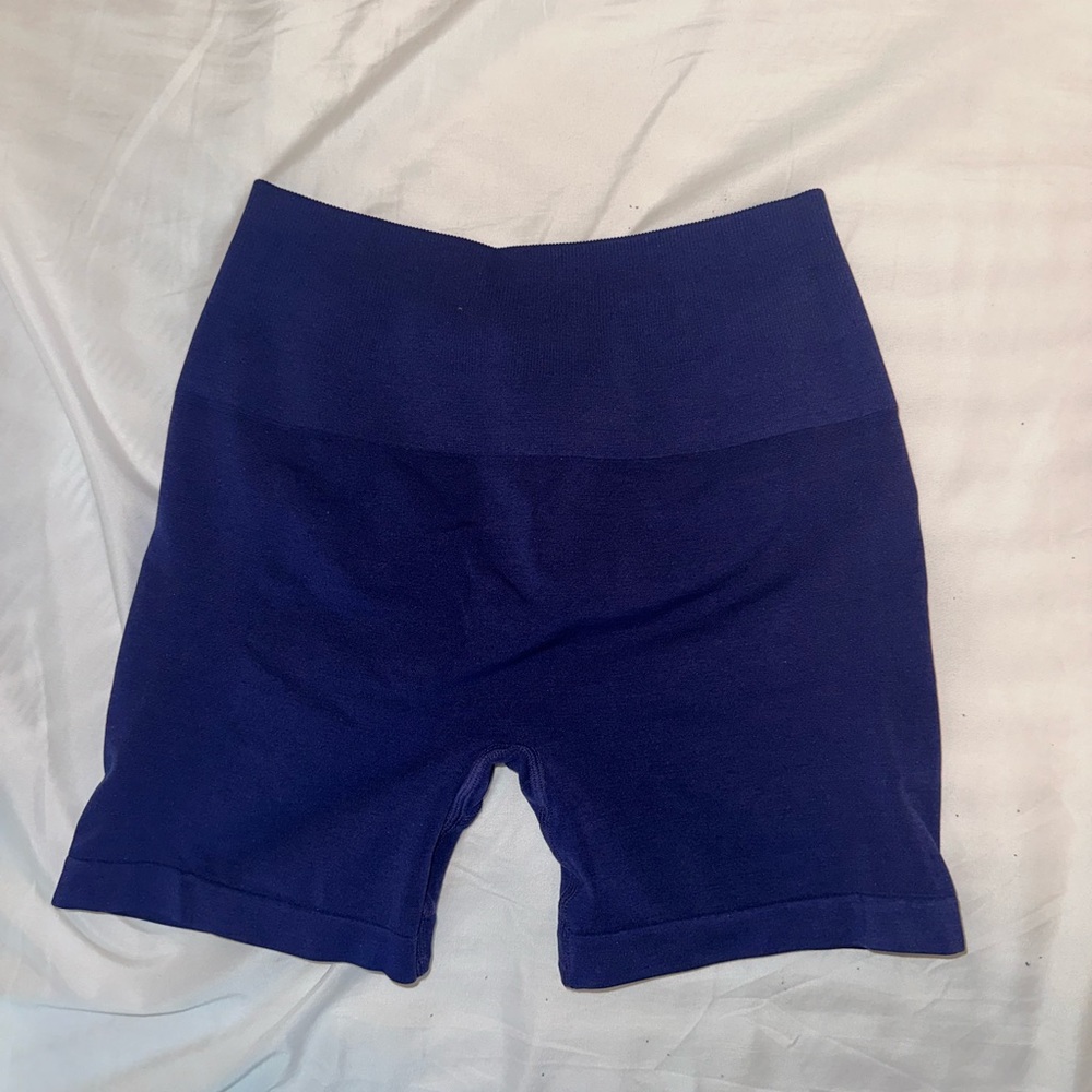 Alphalete amplify shorts